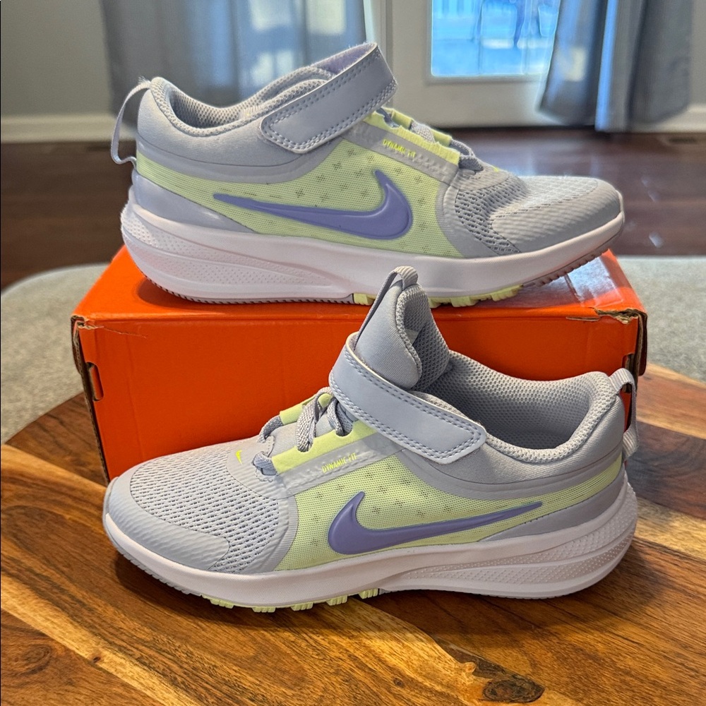 Nike Star Runner 5‎ Athletic Sneaker Size 2Y